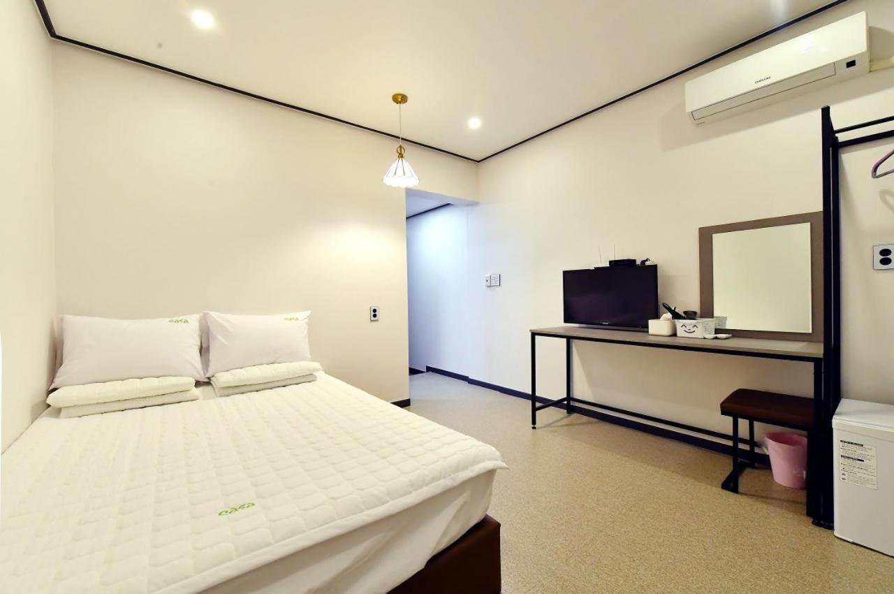 Casa Mini Hotel Гиеонгджу Екстериор снимка