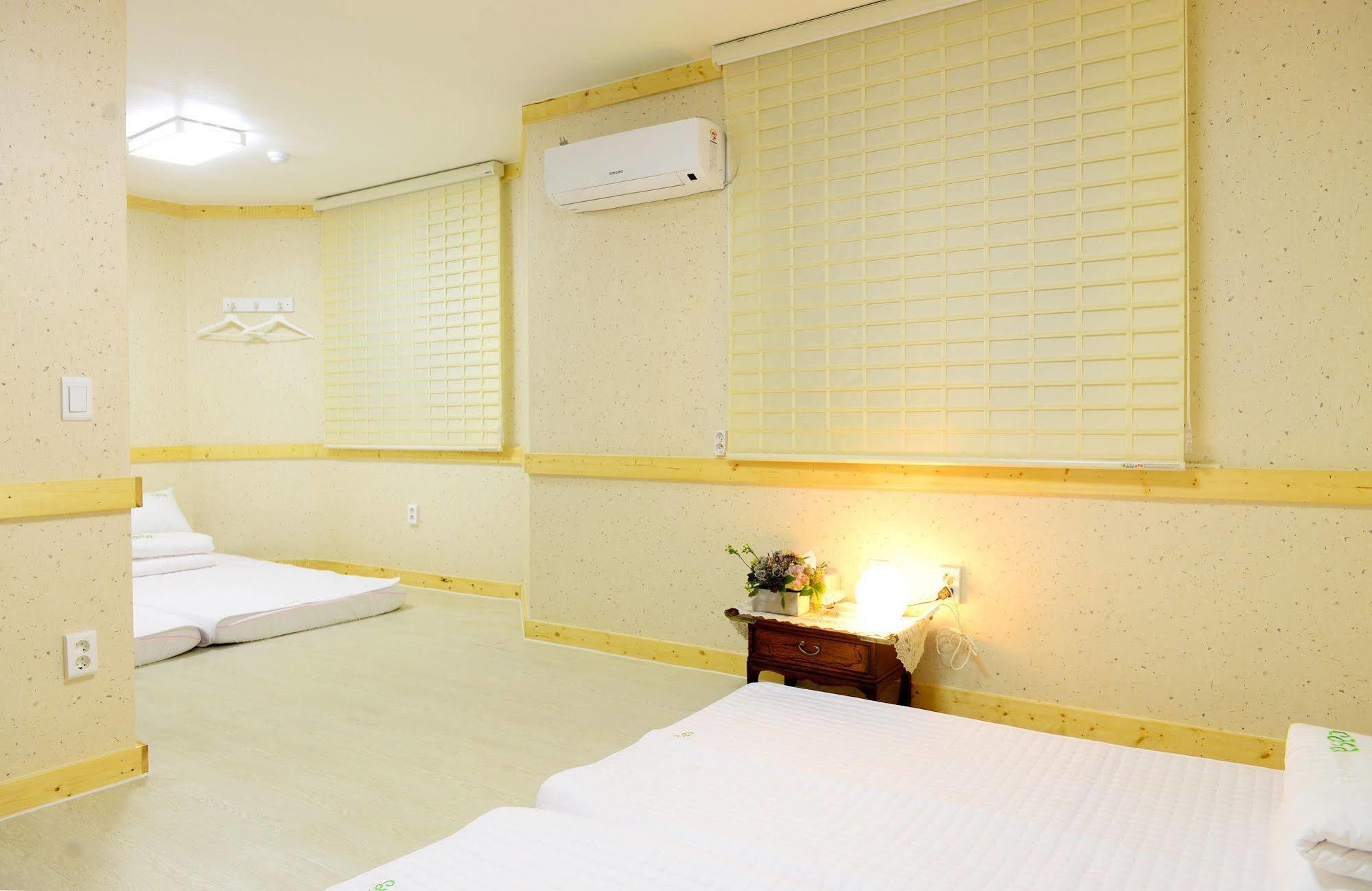Casa Mini Hotel Гиеонгджу Екстериор снимка